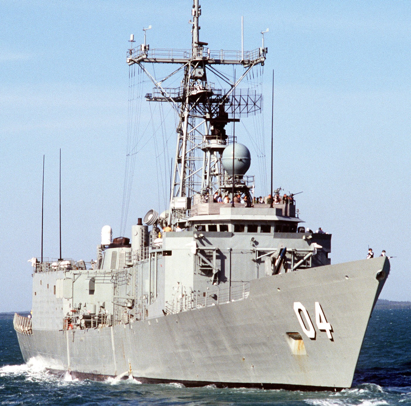 ffg-04 hmas darwin adelaide class frigate royal australian navy 1989 07