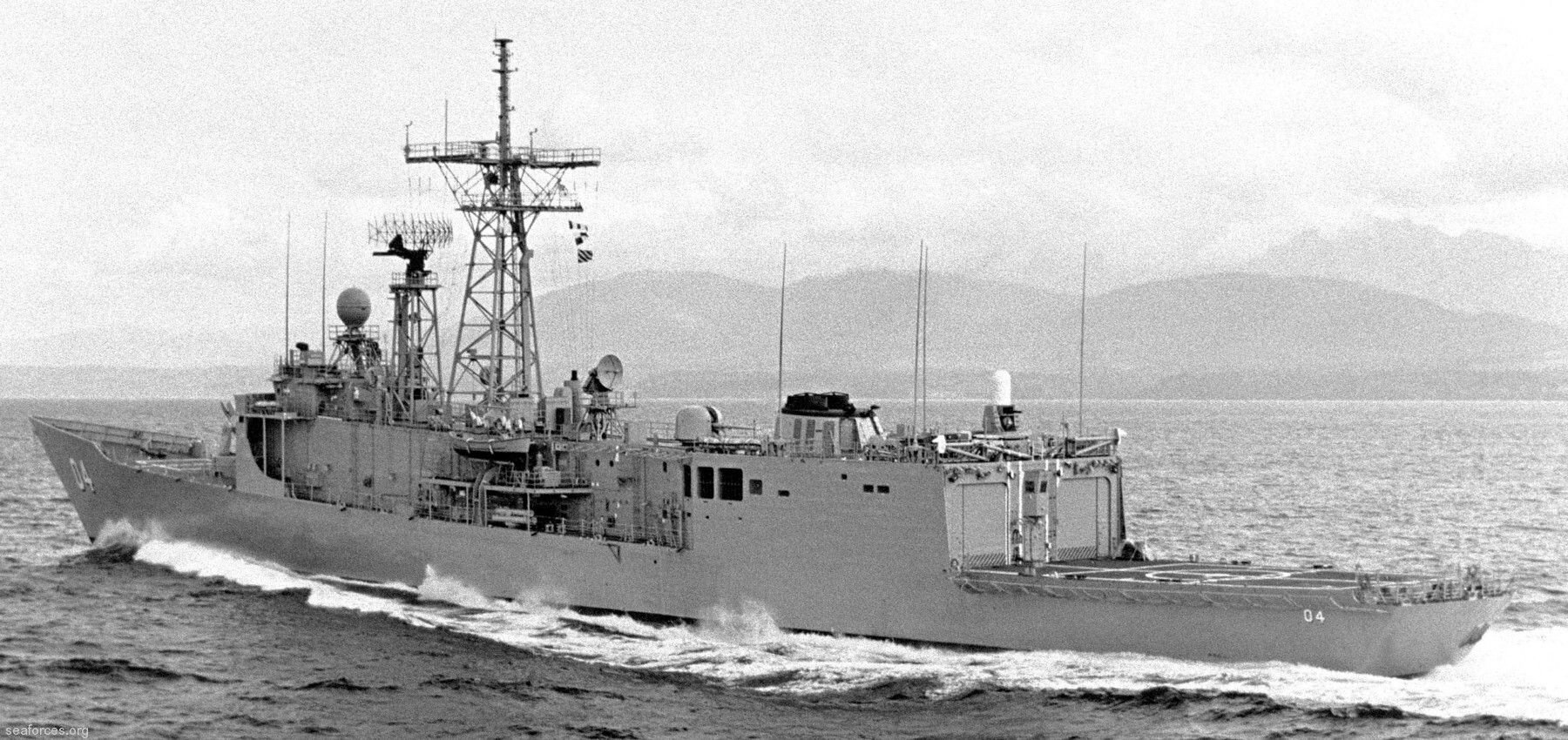 ffg-04 hmas darwin adelaide class frigate royal australian navy 1984 10 trials