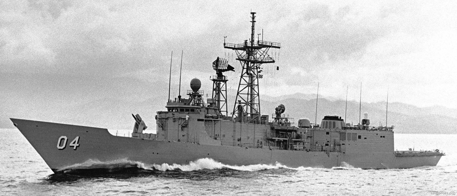 ffg-04 hmas darwin adelaide class frigate royal australian navy 1984 18