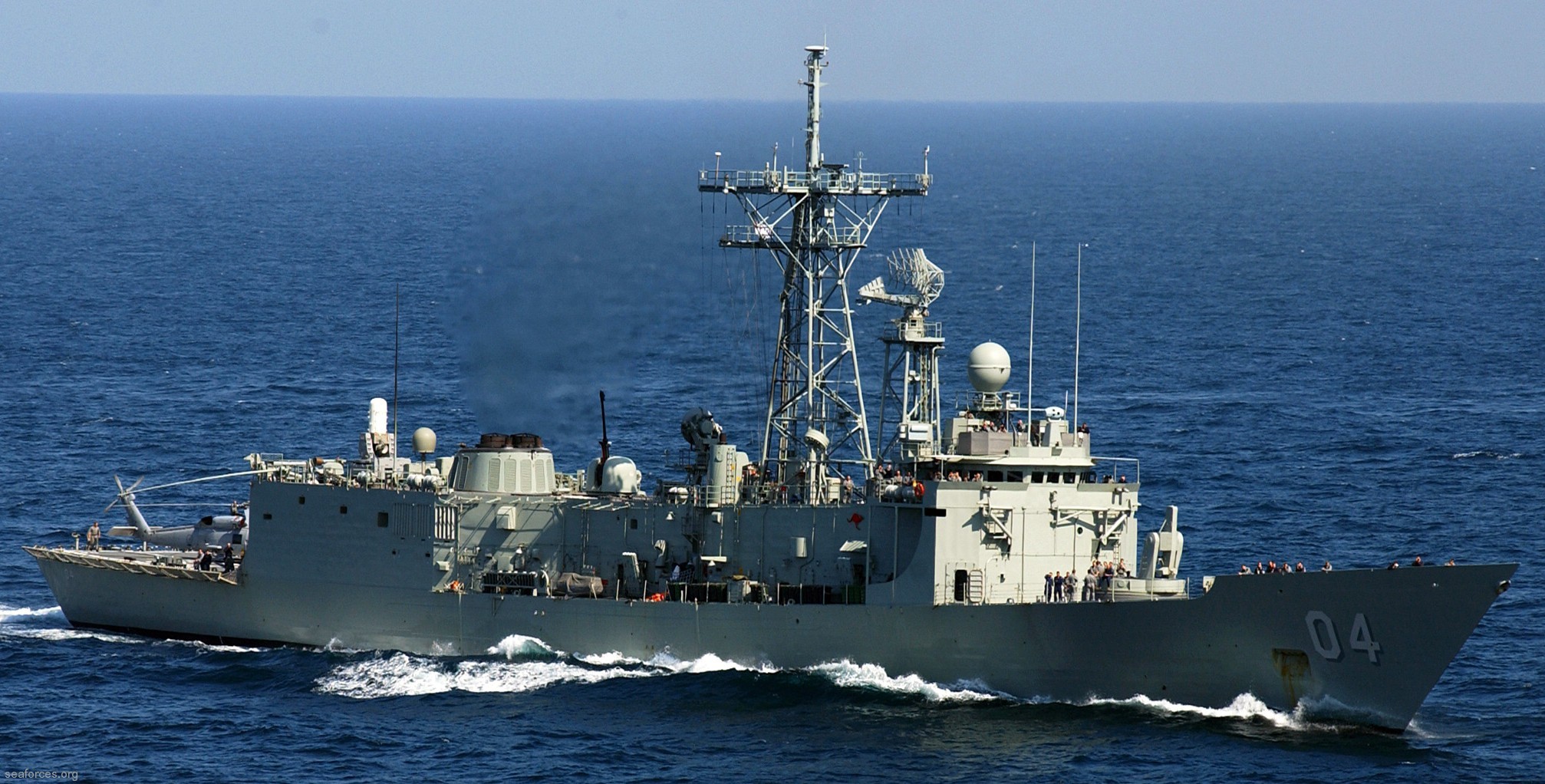 hmas darwin ffg-04 adelaide class guided missile frigate royal australian navy