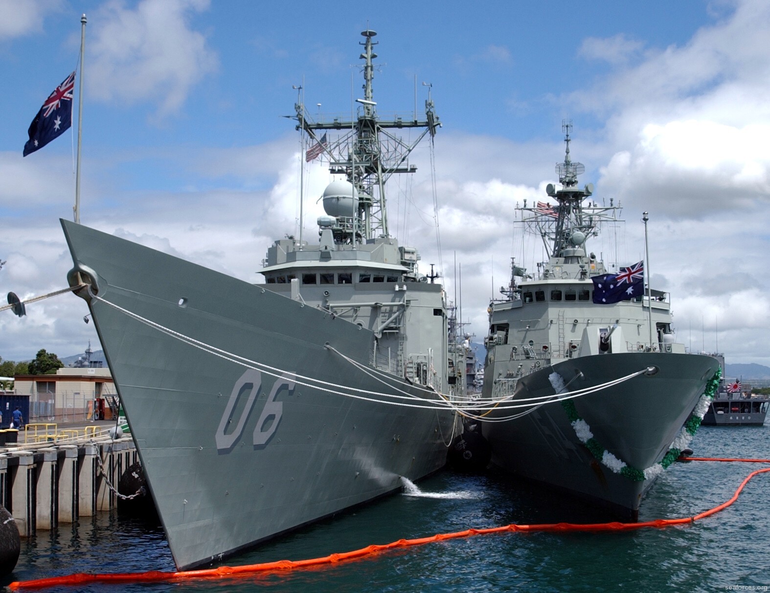 ffg-06 hmas newcastle adelaide class frigate royal australian navy 2004 03