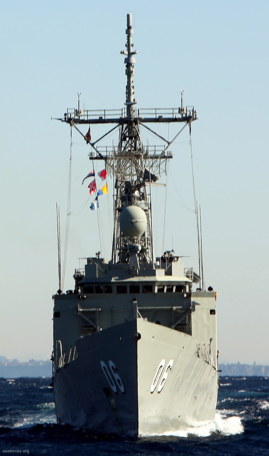 ffg-06 hmas newcastle adelaide class frigate royal australian navy 2011 22