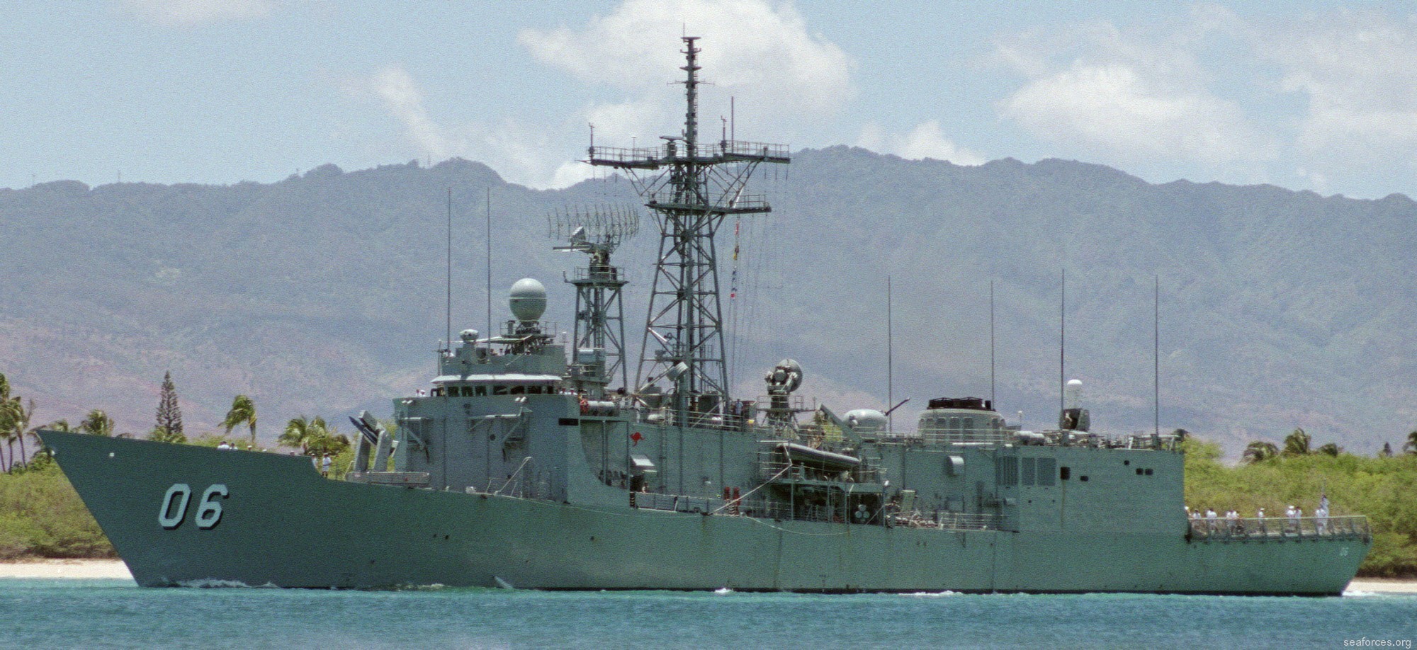 ffg-06 hmas newcastle adelaide class frigate royal australian navy 2000 25