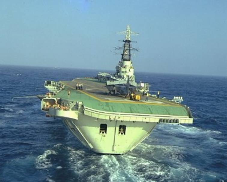 HMCS Bonaventure CVL-22 Majestic class aircraft carrier Royal Canadian Navy