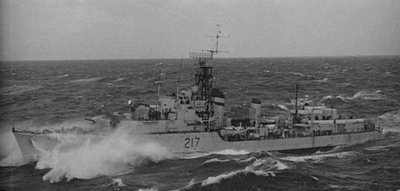 DDE-217 HMCS Iroquois Tribal class destroyer