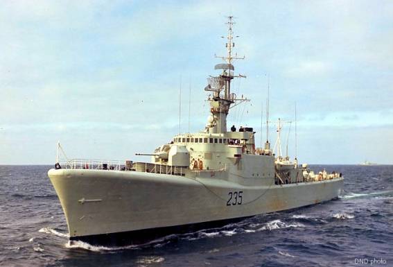 dde 235 hmcs chaudiere restigouche class destroyer escort royal canadian navy marine royale canadienne