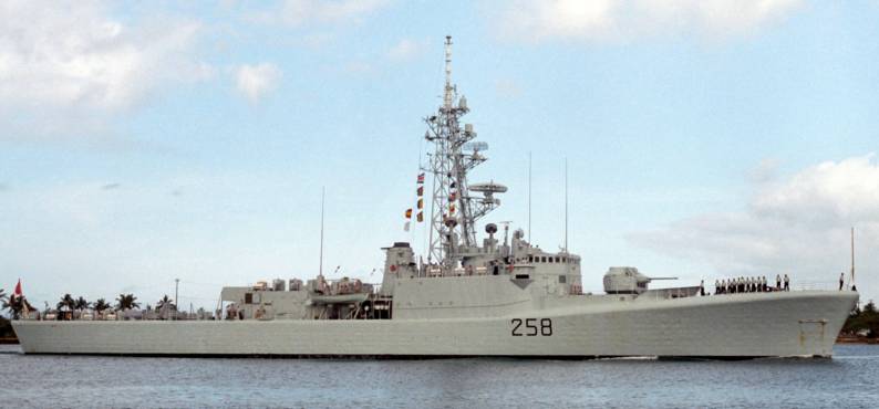 hmcs kootenay dde 258 restigouche class destroyer escort