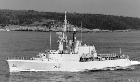 dde ddh 206 hmcs saguenay st. laurent class destroyer royal canadian navy marine royale canadienne