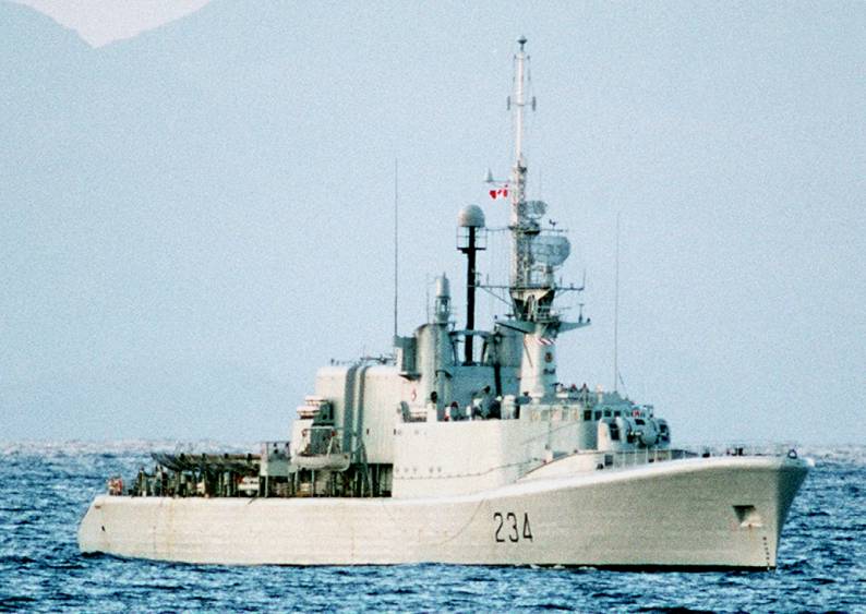 dde ddh 234 hmcs assiniboine st. laurent class destroyer royal canadian navy