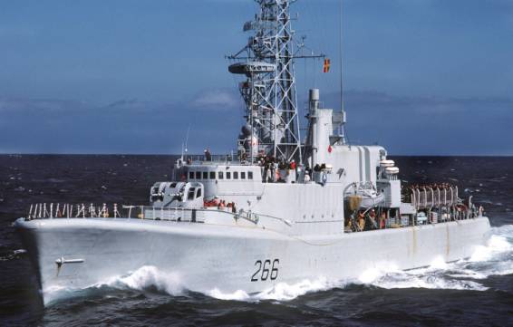 ddh 266 hmcs nipigon annapolis class destroyer escort royal canadian navy marine royale canadienne