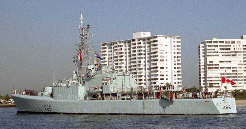 ddh 266 hmcs nipigon destroyer escort royal canadian navy