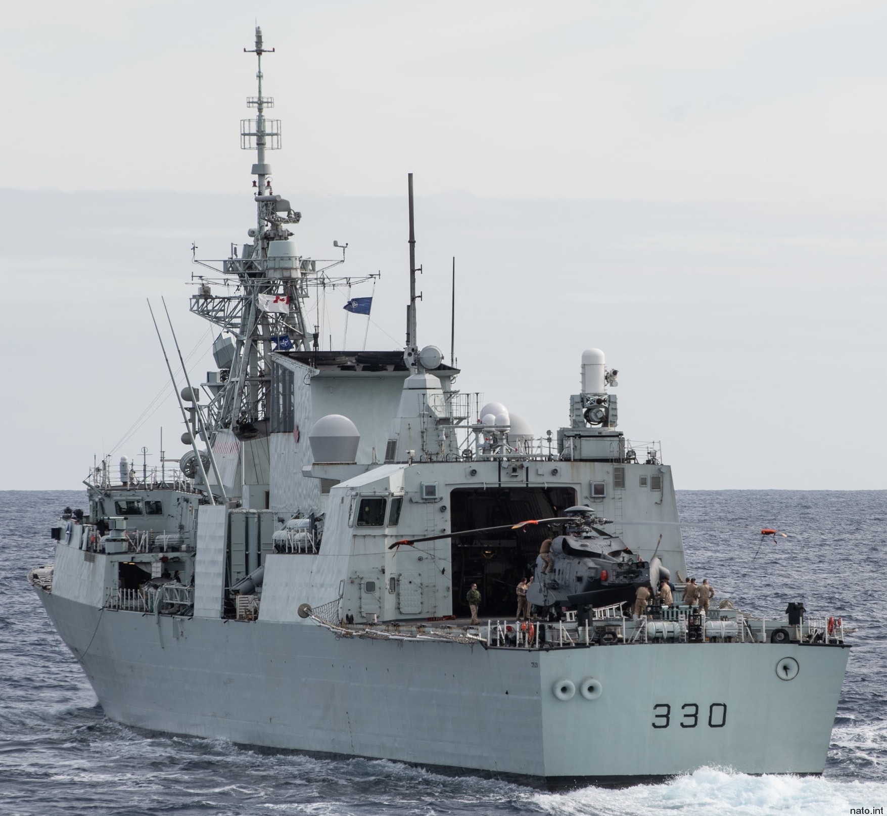 ffh-330 hmcs halifax class helicopter patrol frigate royal canadian navy rcn ncsm marine royale canadienne 14