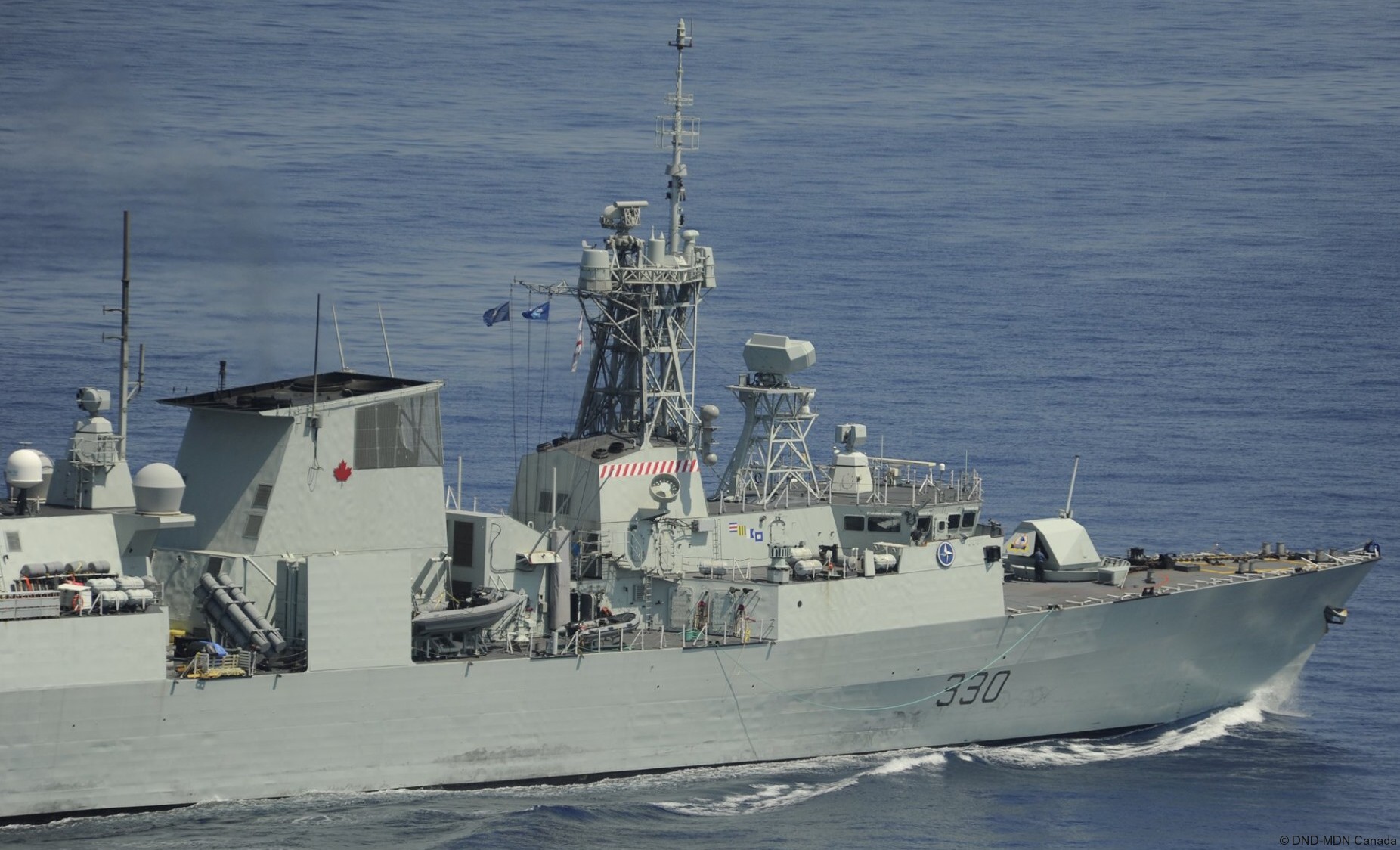ffh-330 hmcs halifax class helicopter patrol frigate royal canadian navy rcn ncsm marine royale canadienne 23