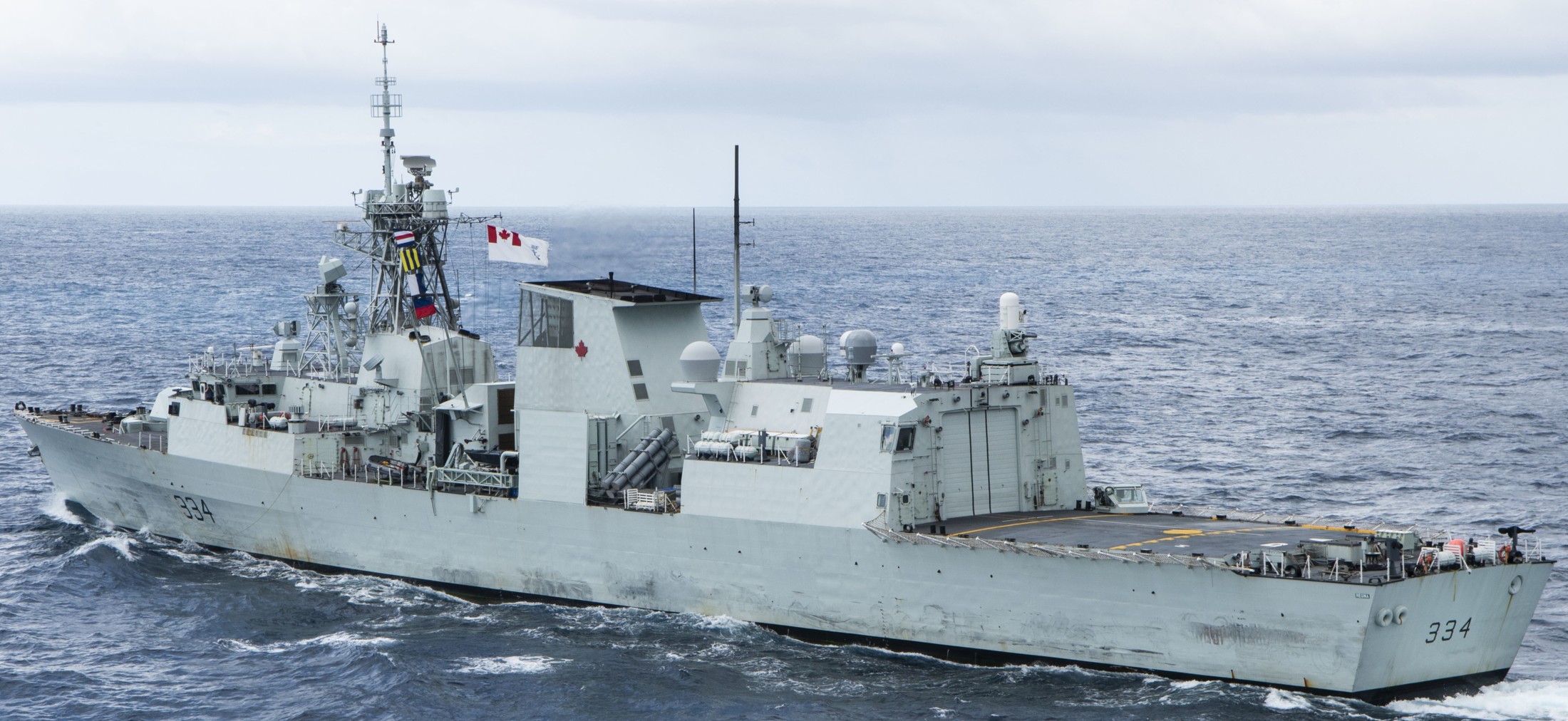 ffh-334 hmcs regina halifax class helicopter patrol frigate ncsm royal canadian navy 36