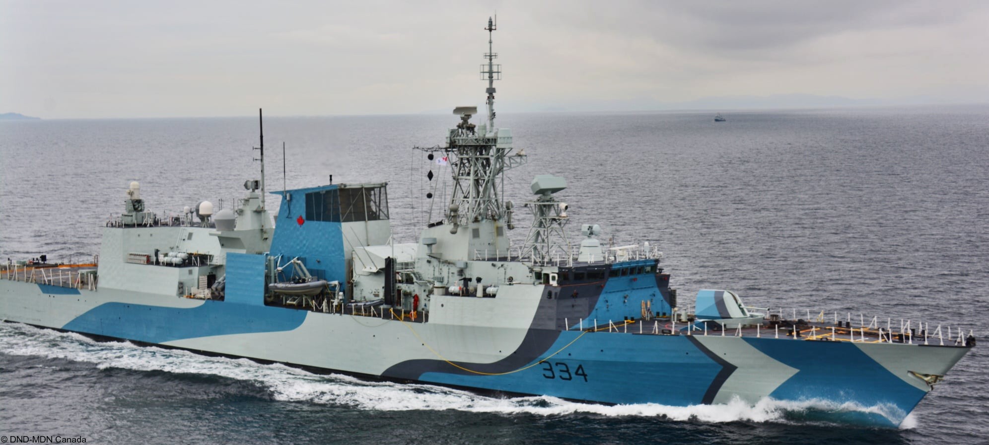 ffh-334 hmcs regina halifax class helicopter patrol frigate ncsm royal canadian navy 48