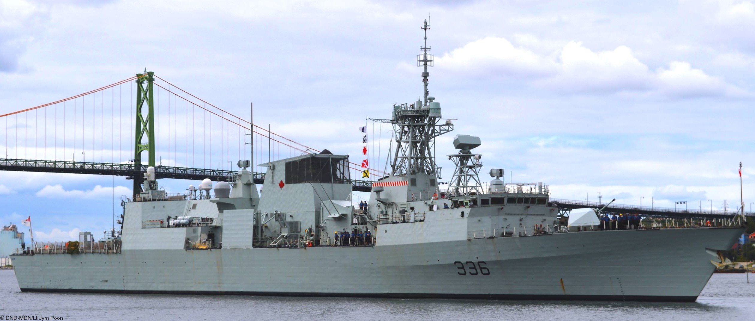 ffh-336 hmcs montreal halifax class helicopter patrol frigate ncsm royal canadian navy 41