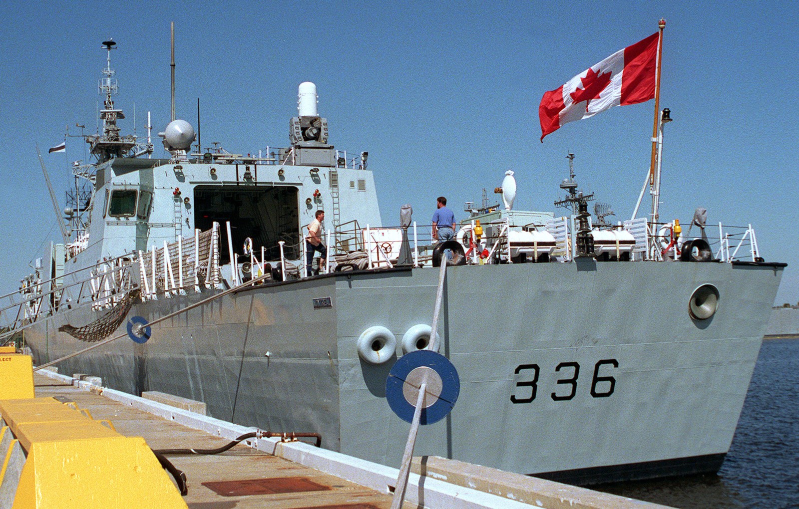 ffh-336 hmcs montreal halifax class helicopter patrol frigate ncsm royal canadian navy 47