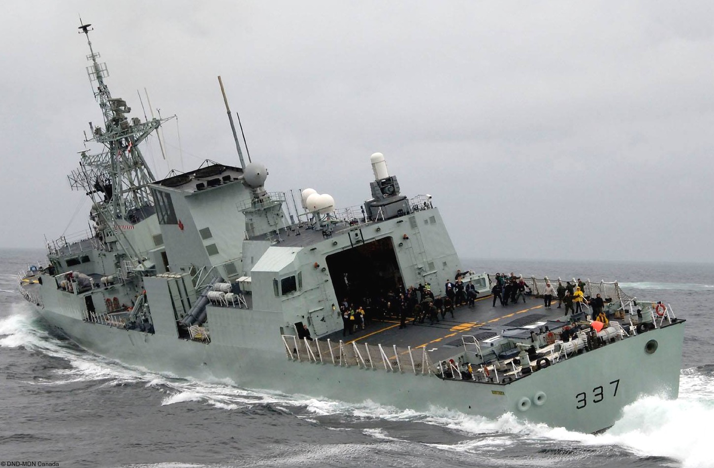 ffh-337 hmcs fredericton halifax class helicopter patrol frigate ncsm royal canadian navy 21