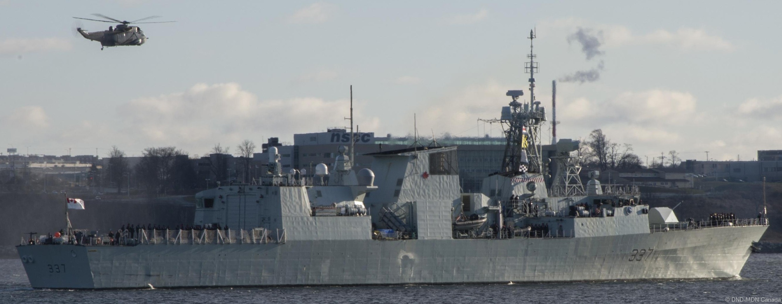 ffh-337 hmcs fredericton halifax class helicopter patrol frigate ncsm royal canadian navy 24