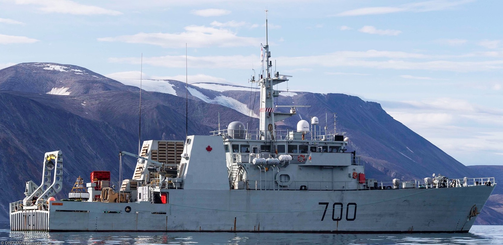 mm-700 hmcs kingston ncsm maritime coastal defence vessel mcdv royal canadian navy cfb halifax 05x