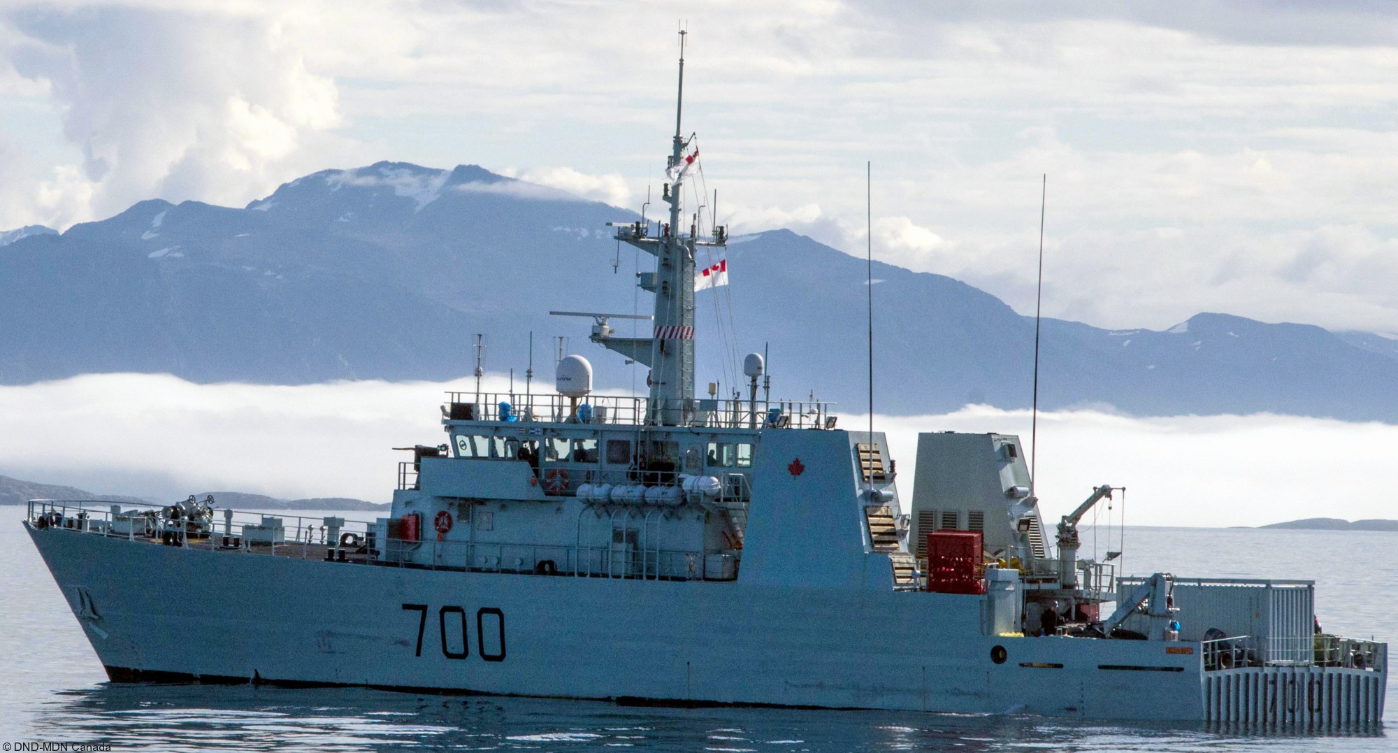 mm-700 hmcs kingston ncsm maritime coastal defence vessel mcdv royal canadian navy 16