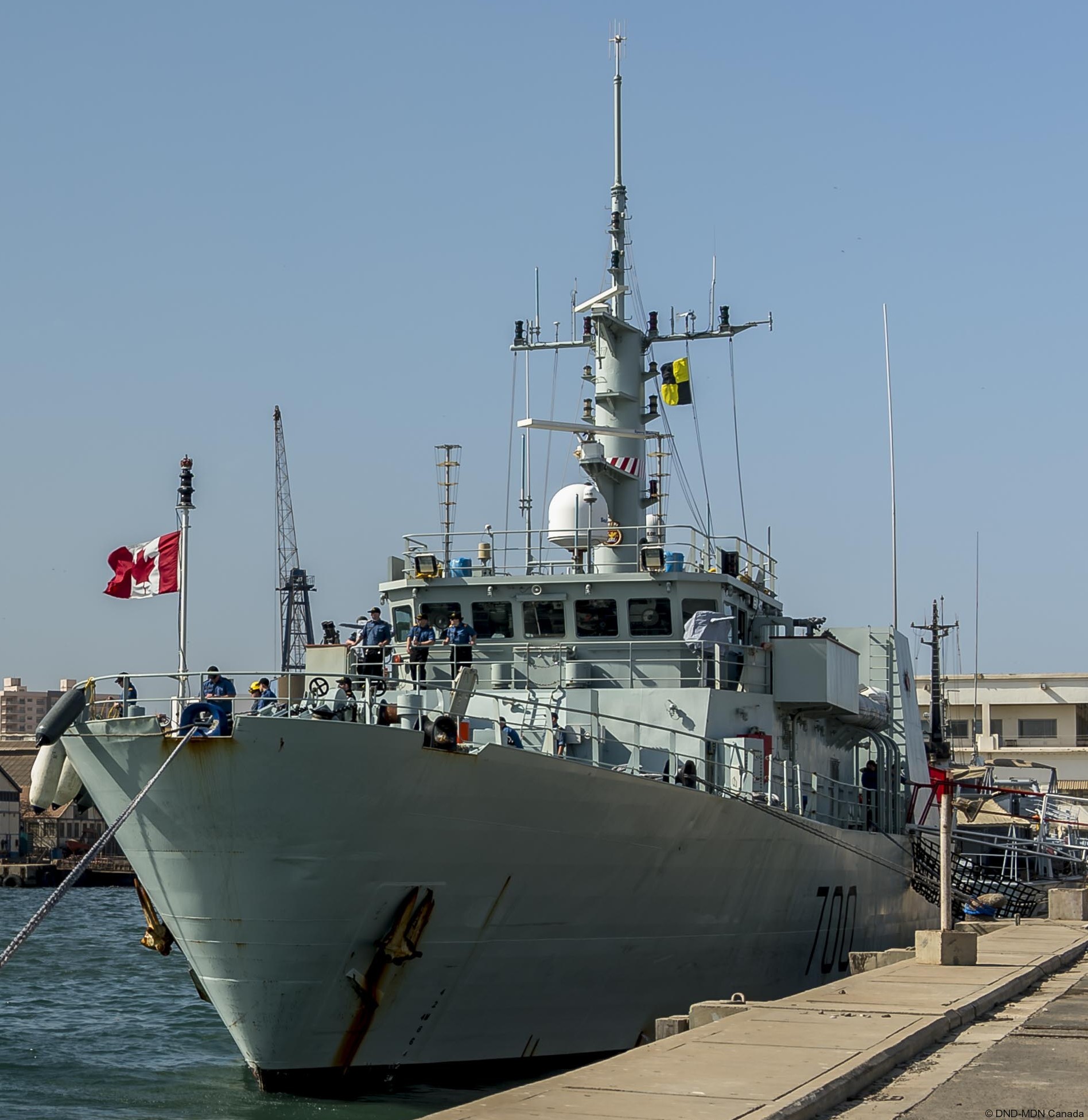 mm-700 hmcs kingston ncsm maritime coastal defence vessel mcdv royal canadian navy 19