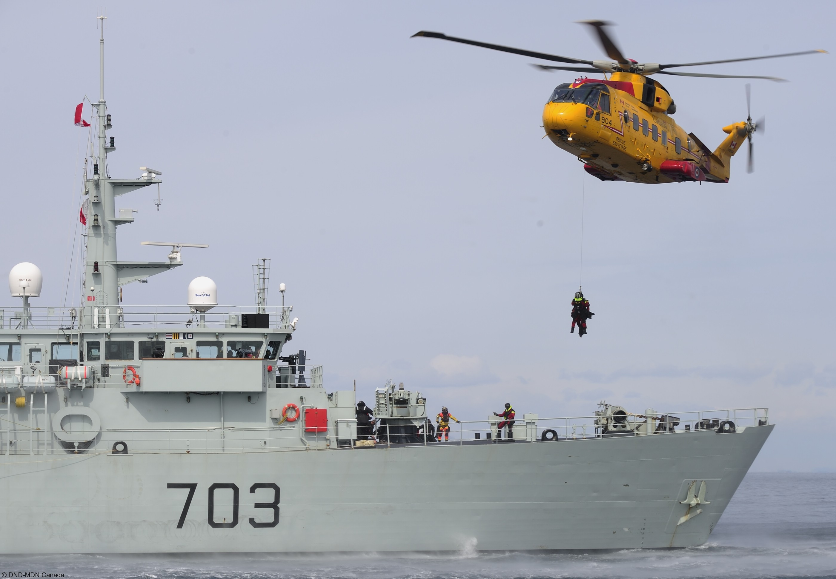 mm-703 hmcs edmonton kingston class maritime coastal defence vessel mcdv ncsm royal canadian navy 06