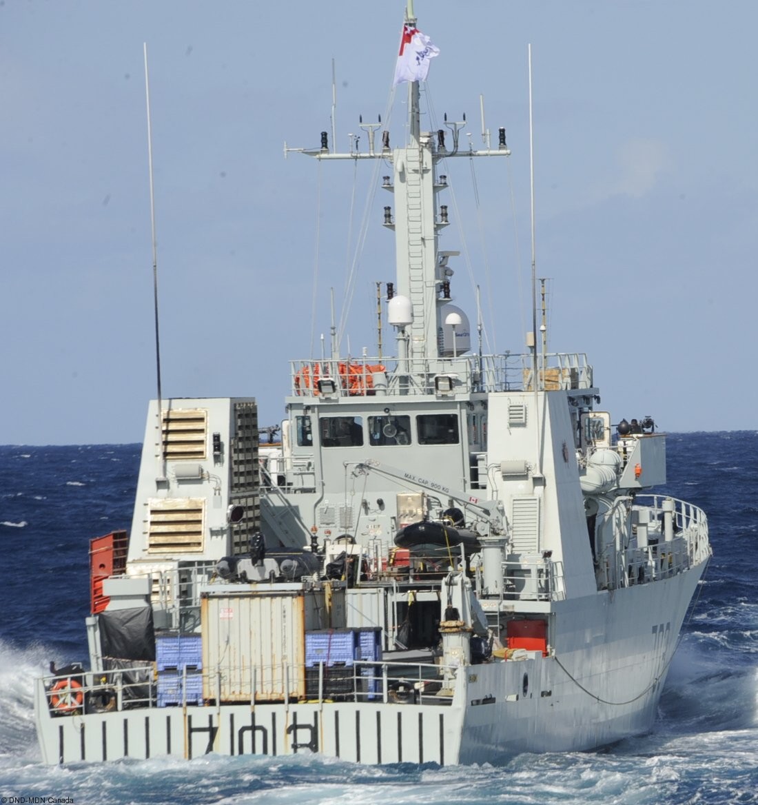 mm-703 hmcs edmonton kingston class maritime coastal defence vessel mcdv ncsm royal canadian navy 09