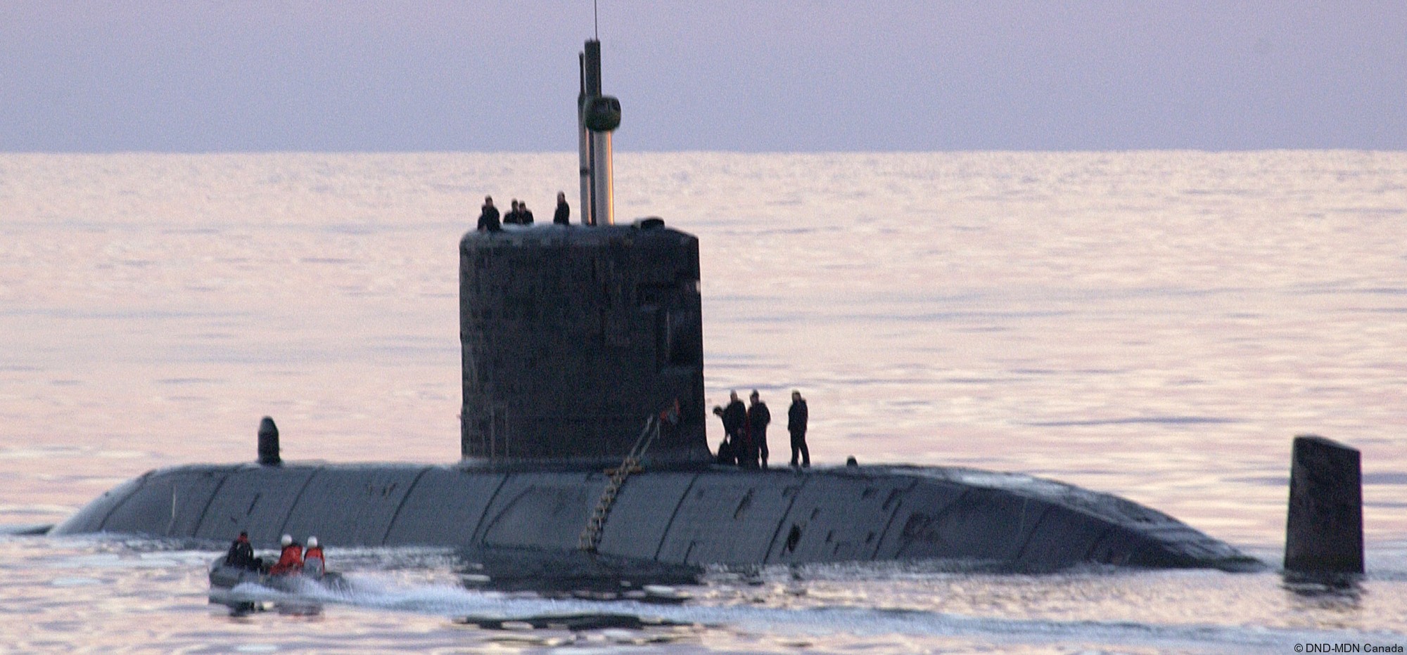 ssk-877 hmcs windsor victoria upholder class attack submarine hunter killer ncsm royal canadian navy 12