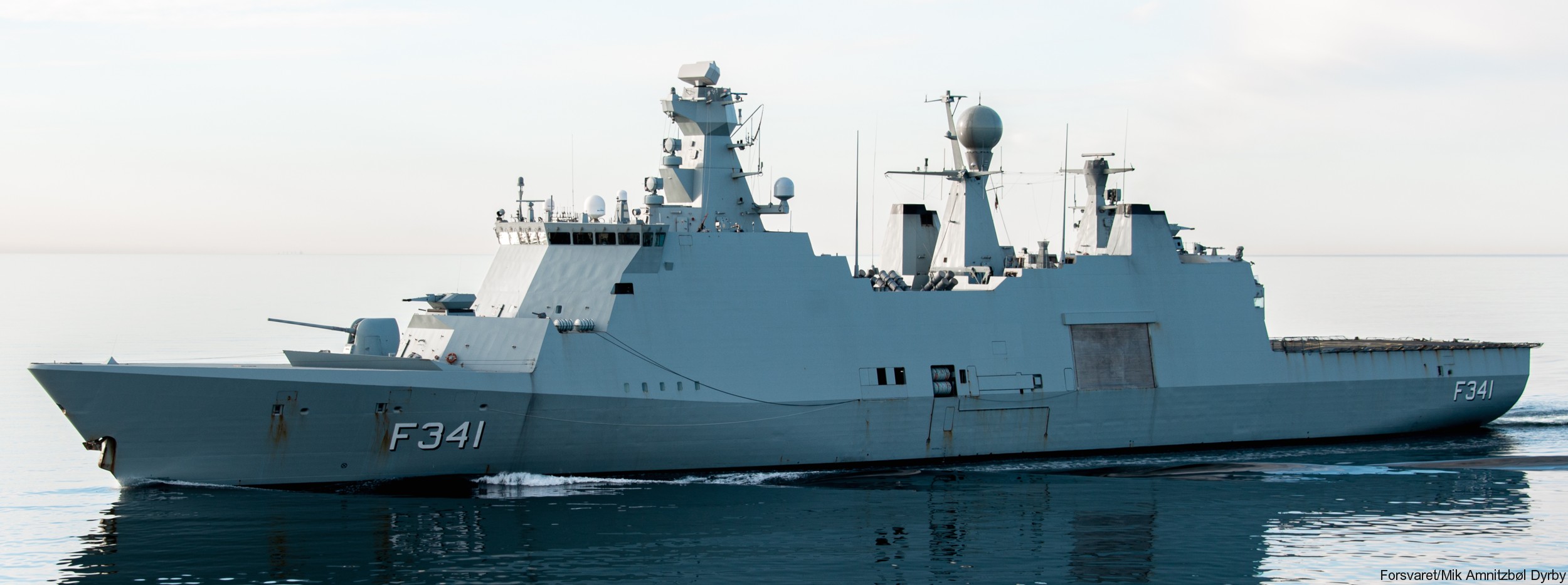 f-341 hdms absalon frigate royal danish navy 03