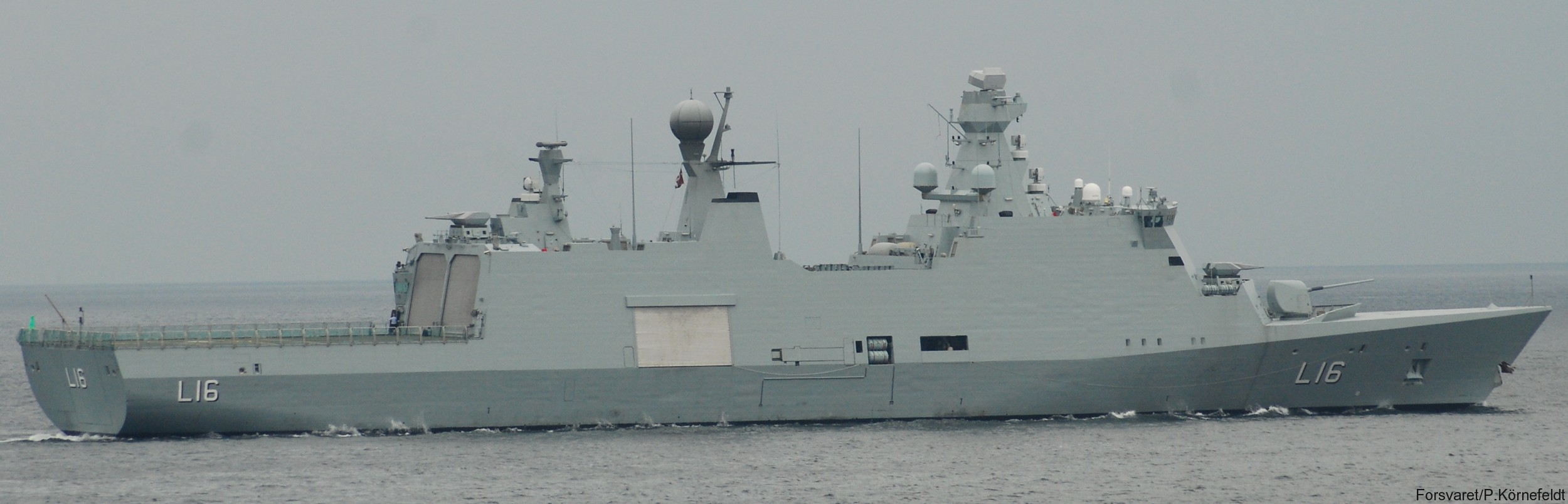 l-16 hdms absalon command support ship frigate royal danish navy 42