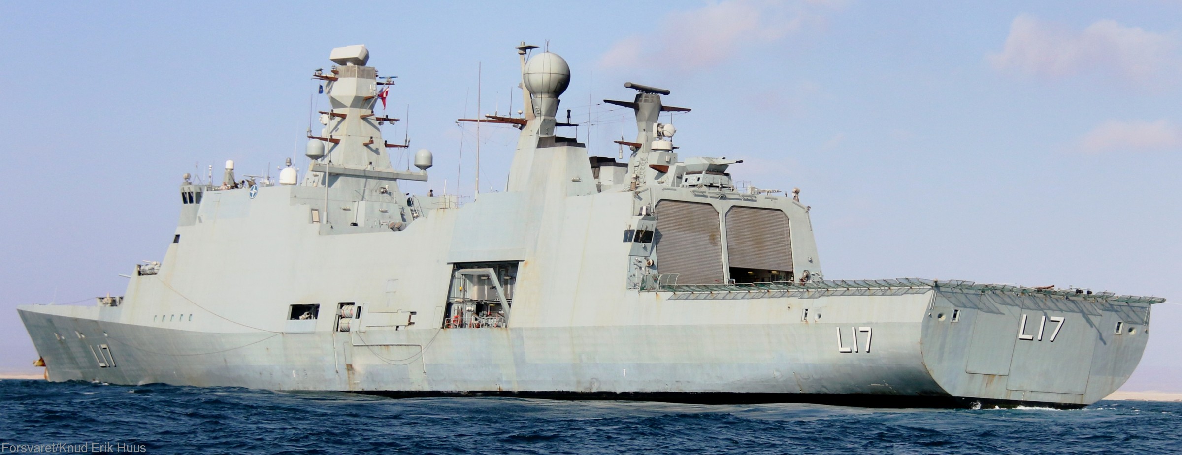 f-342 hdms esbern snare l-17 frigate command support ship royal danish navy 09 kongelige danske marine