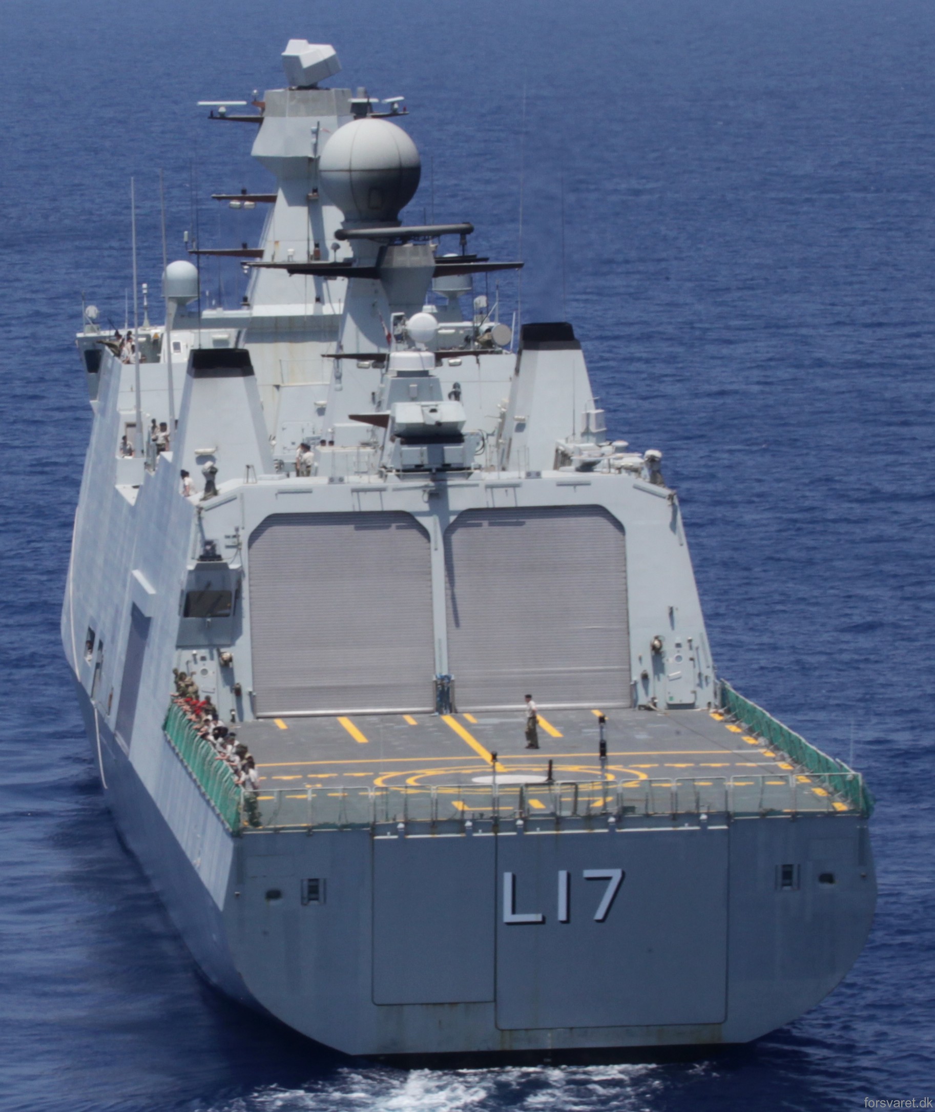 f-342 hdms esbern snare l-17 frigate command support ship royal danish navy 18