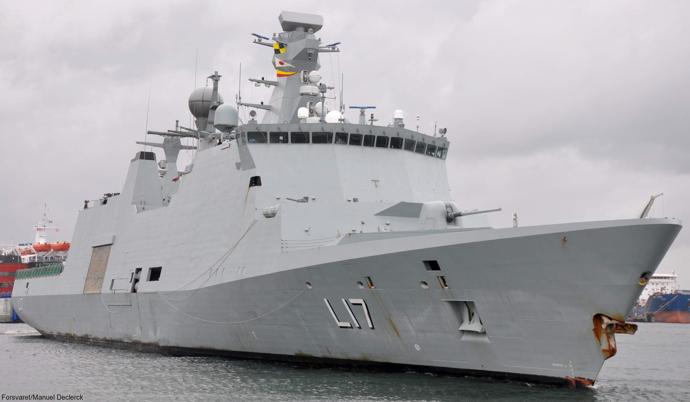 f-342 hdms esbern snare l-17 frigate command support ship royal danish navy 45