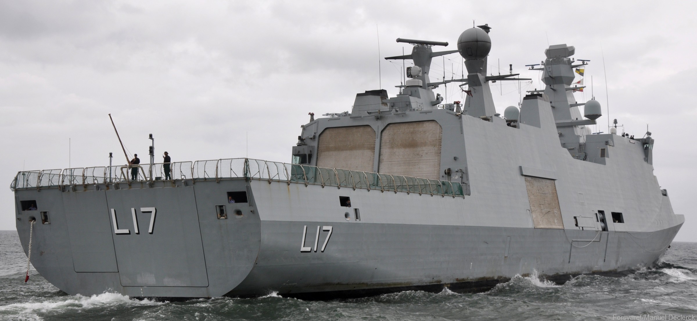 f-342 hdms esbern snare l-17 frigate command support ship royal danish navy 46