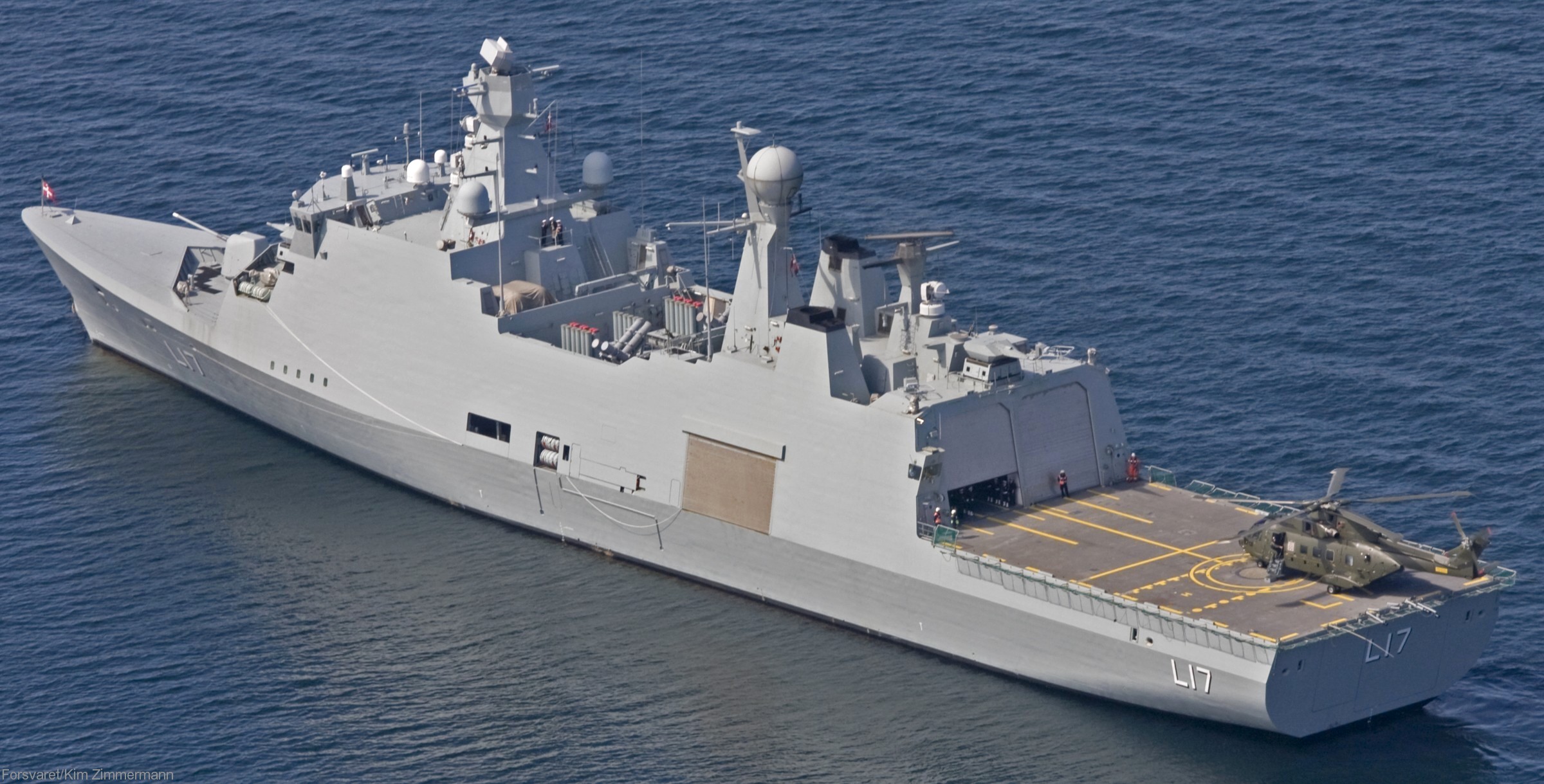 f-342 hdms esbern snare l-17 frigate command support ship royal danish navy 57