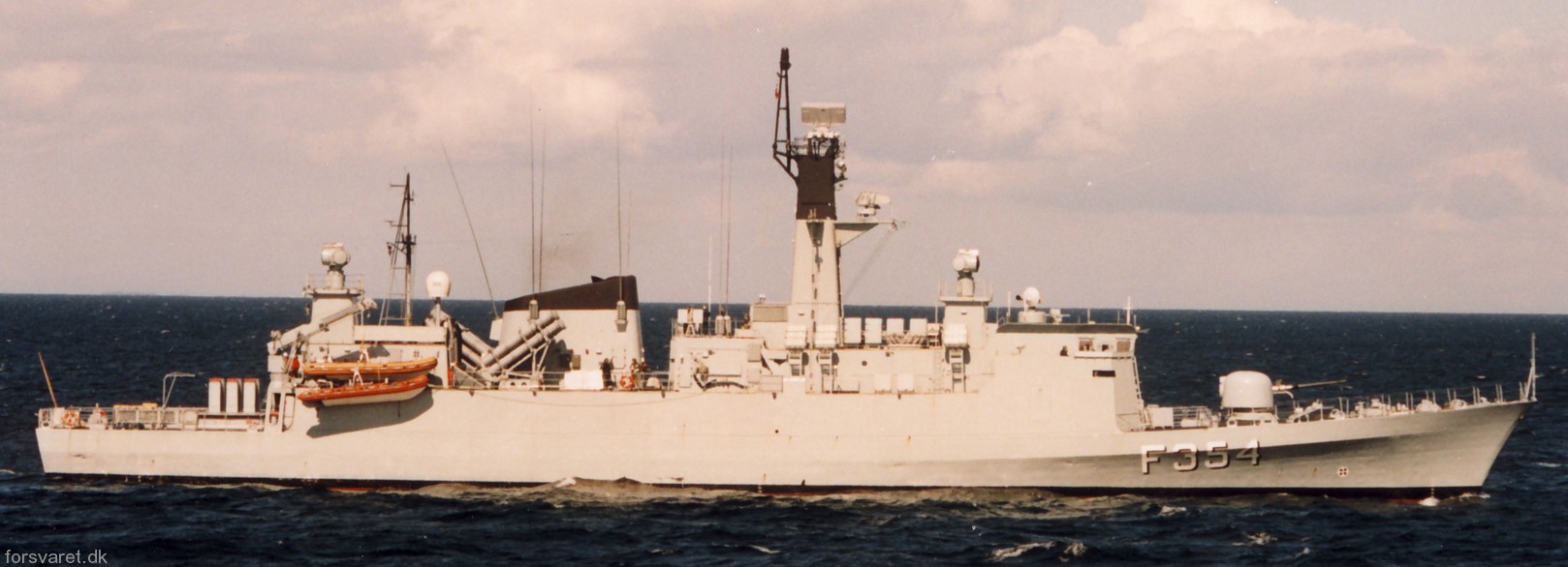 f-354 hdms niels juel class corvette royal danish navy kongelige danske marine kdm 93
