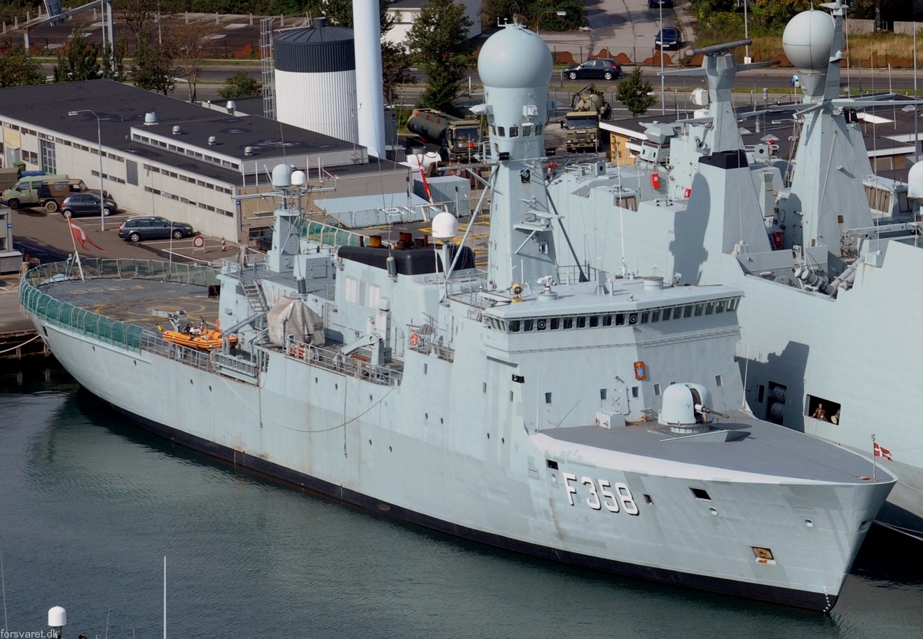 f-358 hdms triton thetis class ocean patrol frigate royal danish navy kongelige danske marine kdm inspektionsskibet 40