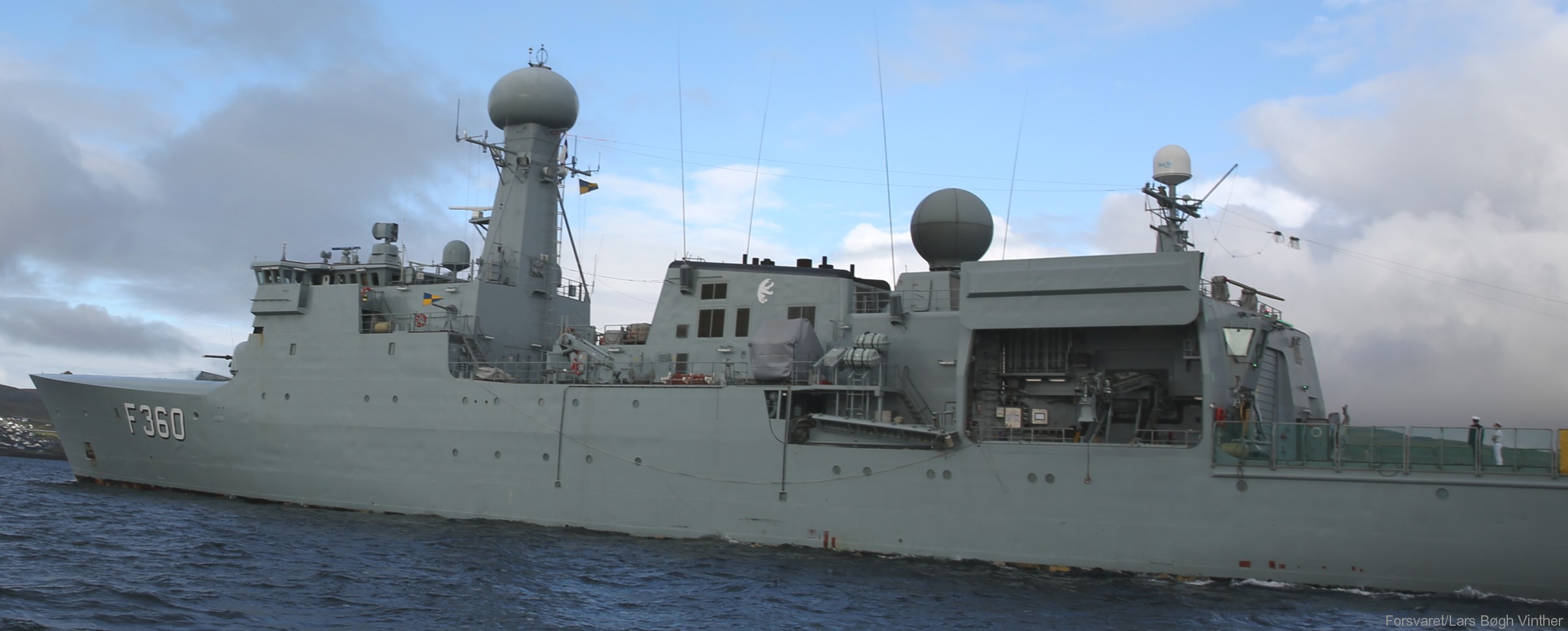 f-360 hdms hvidbjornen thetis class ocean patrol frigate royal danish navy kongelige danske marine kdm inspektionsskibet 06