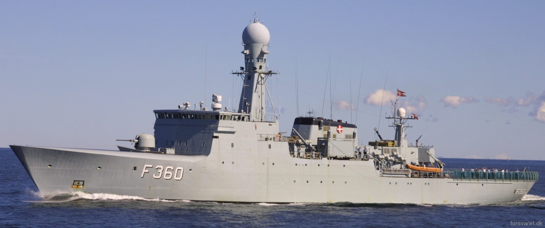 f-360 hdms hvidbjornen thetis class ocean patrol frigate royal danish navy kongelige danske marine kdm inspektionsskibet 11