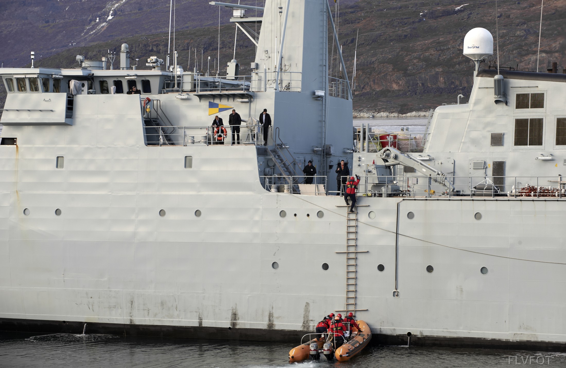 f-360 hdms hvidbjornen thetis class ocean patrol frigate royal danish navy kongelige danske marine kdm inspektionsskibet 20 rhib