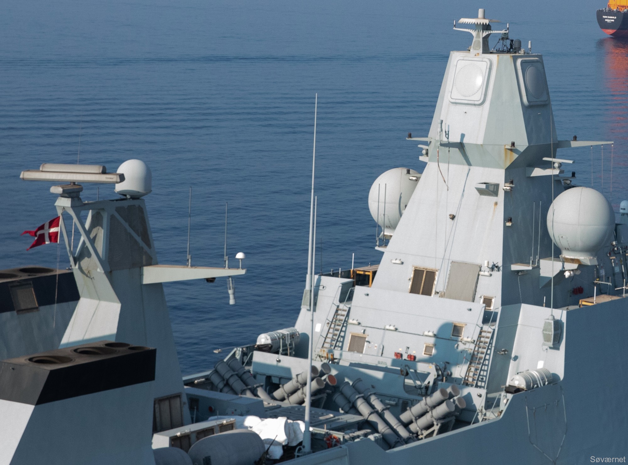 f-361 hdms iver huitfeldt class guided missile frigate ffg royal danish navy 25 stanflex rgm-84 harpoon ssm mk.41 vls