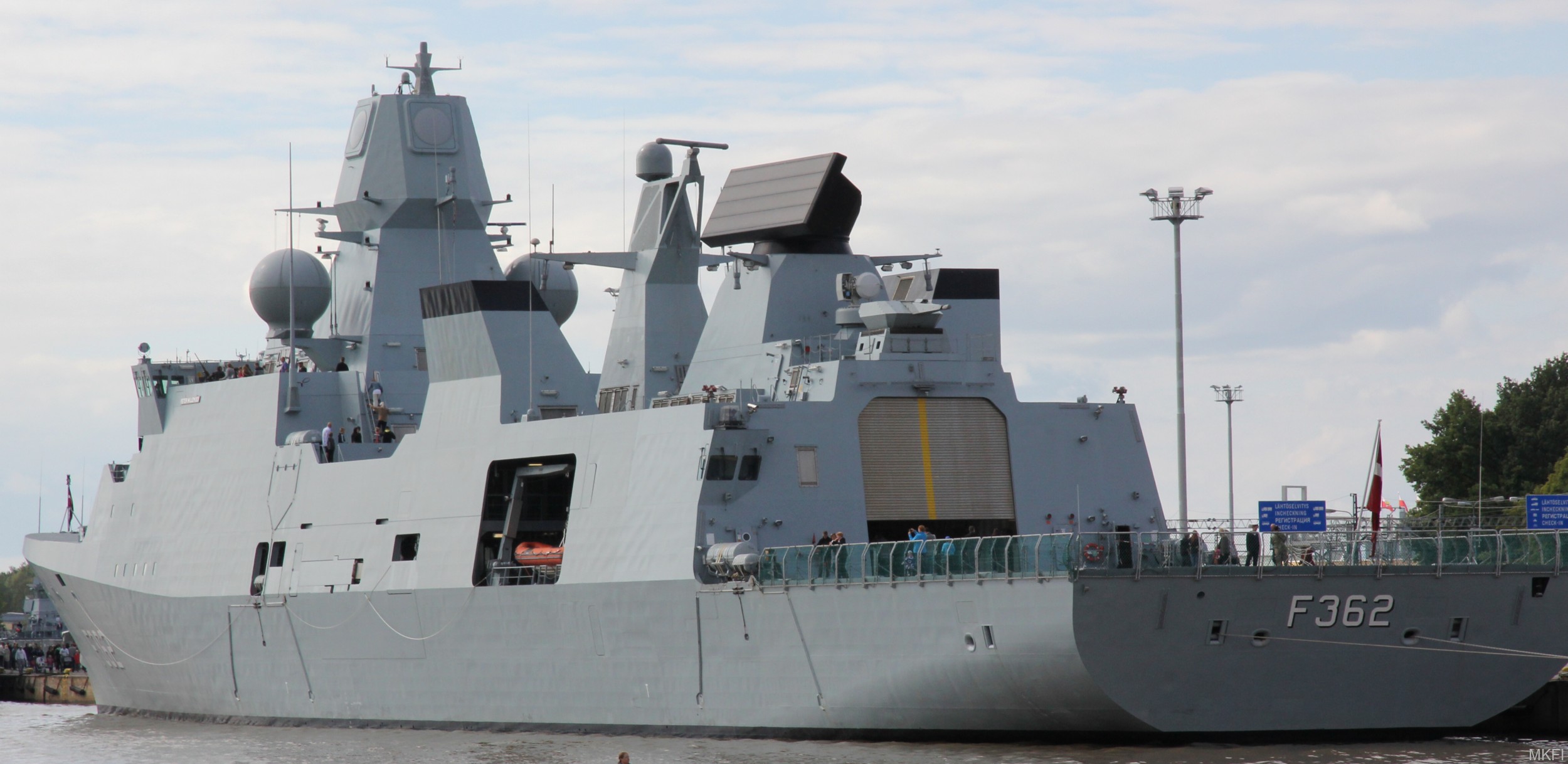 f-362 hdms peter willemoes iver huitfeldt class guided missile frigate ffg royal danish navy 04