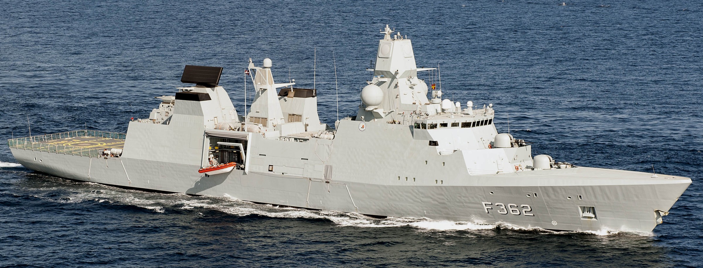 f-362 hdms peter willemoes iver huitfeldt class guided missile frigate ffg royal danish navy 11