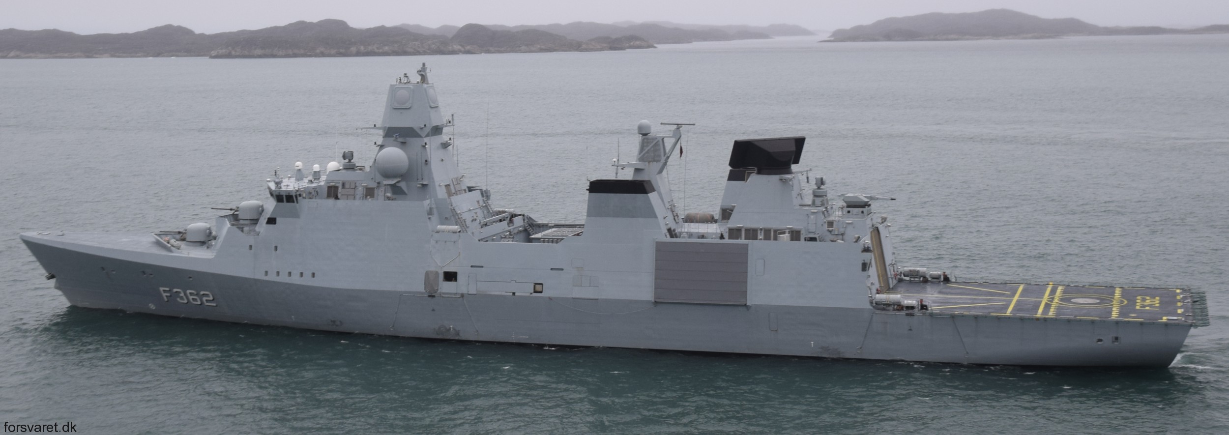 f-362 hdms peter willemoes iver huitfeldt class guided missile frigate ffg royal danish navy 23