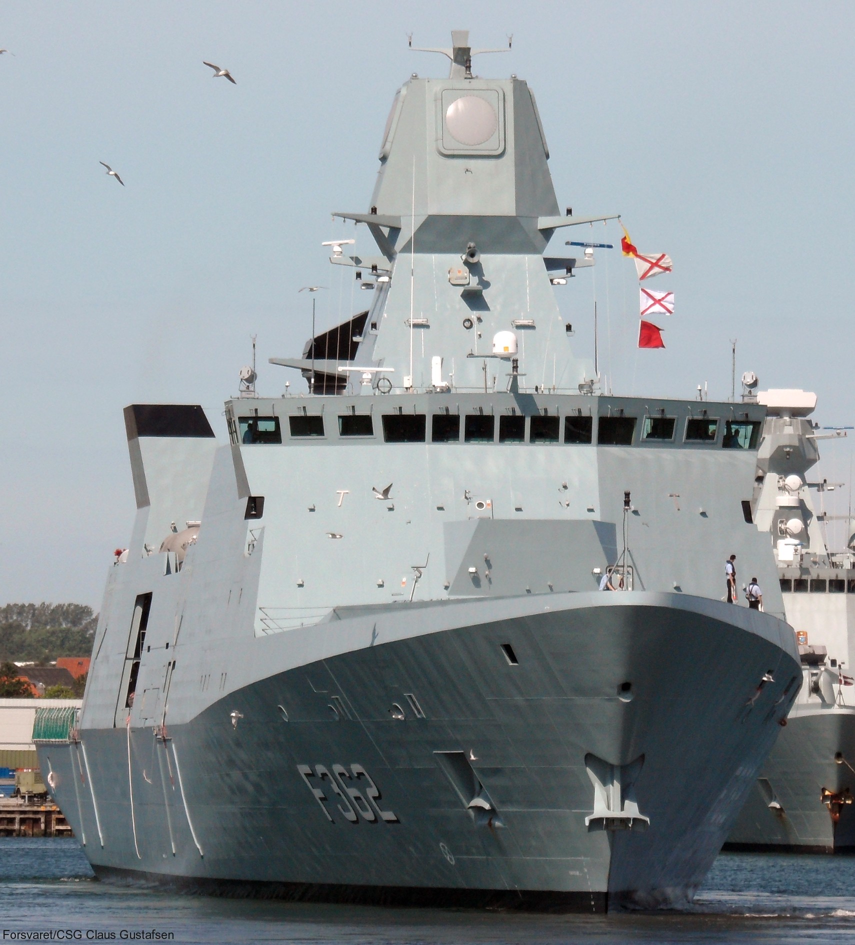 f-362 hdms peter willemoes iver huitfeldt class guided missile frigate ffg royal danish navy 38