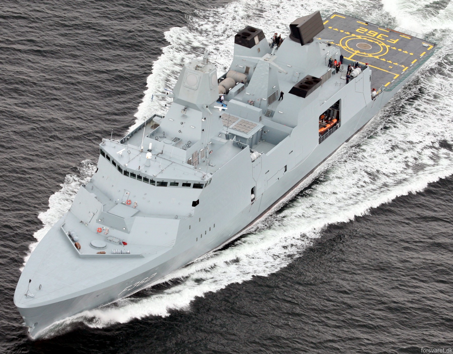 f-362 hdms peter willemoes iver huitfeldt class guided missile frigate ffg royal danish navy 41