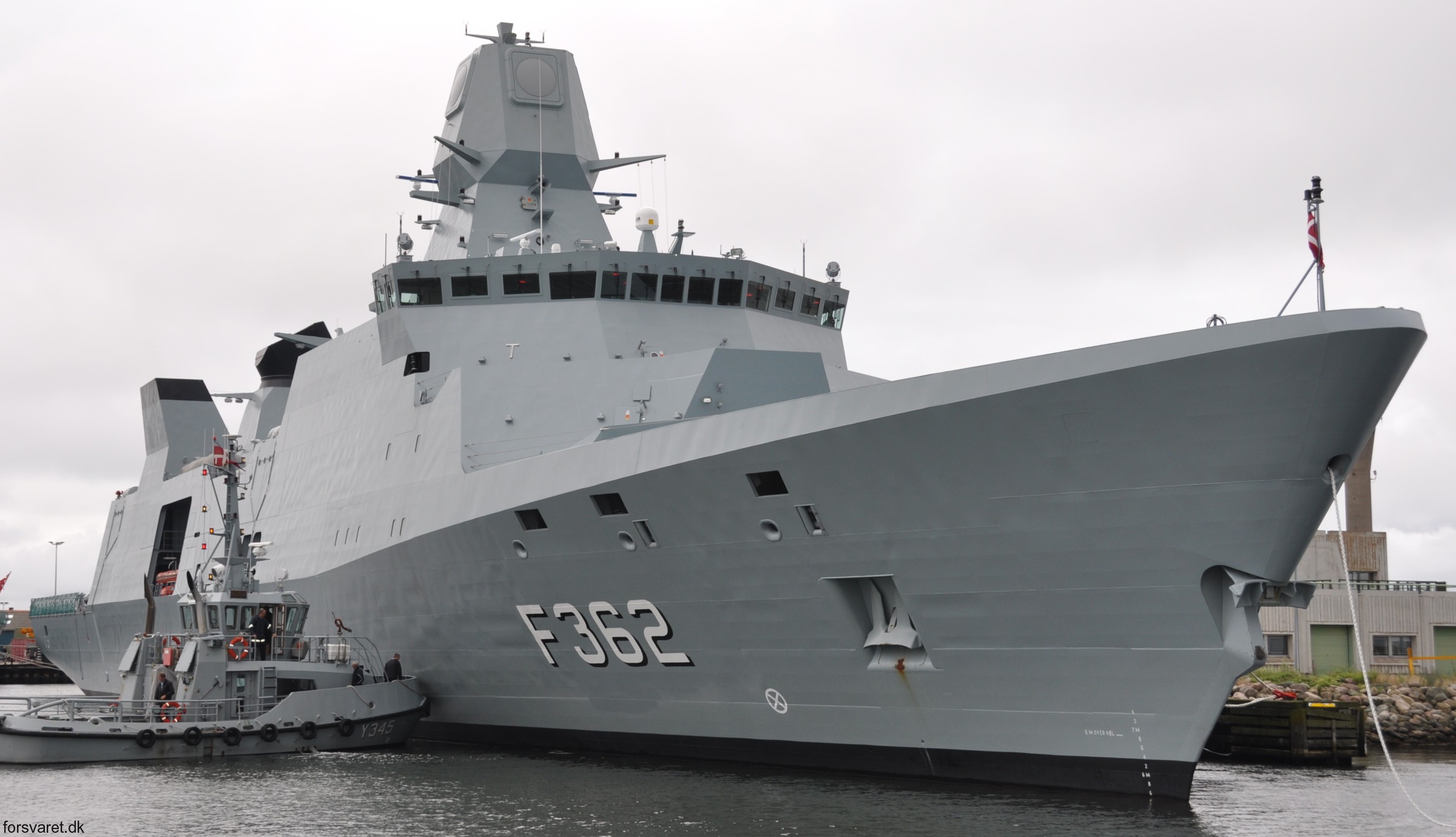 f-362 hdms peter willemoes iver huitfeldt class guided missile frigate ffg royal danish navy 43