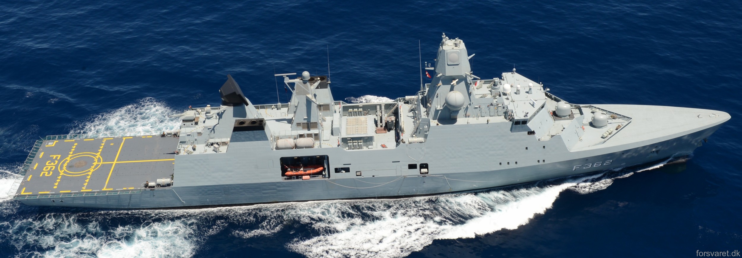 f-362 hdms peter willemoes iver huitfeldt class guided missile frigate ffg royal danish navy 50