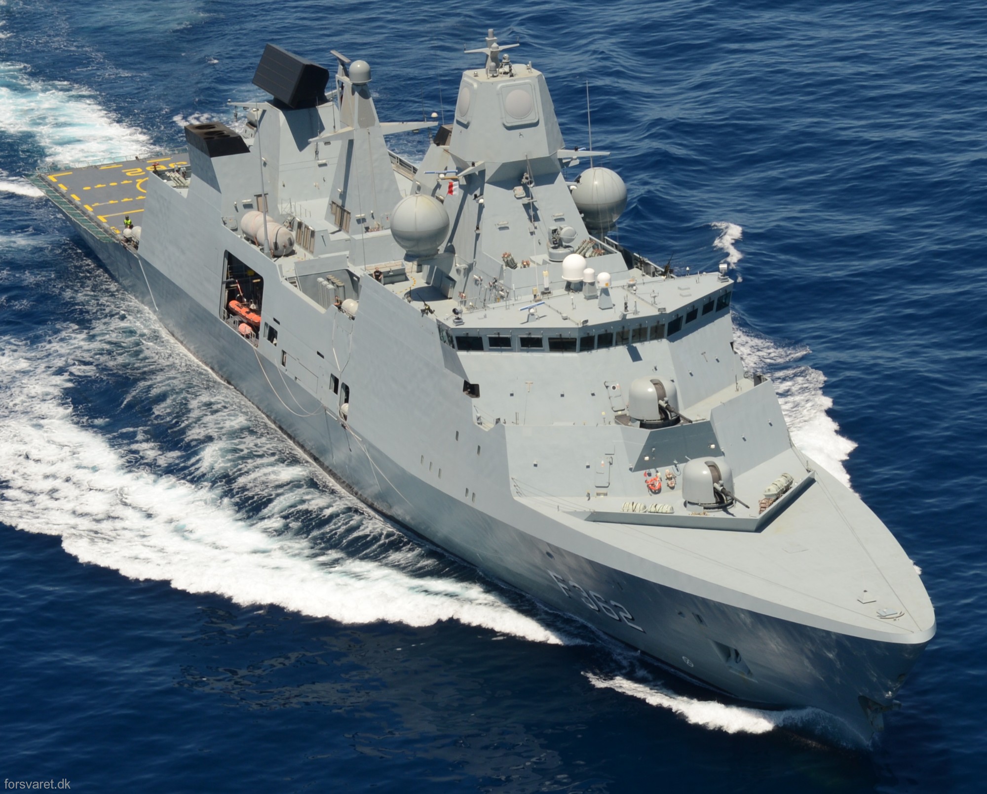 f-362 hdms peter willemoes iver huitfeldt class guided missile frigate ffg royal danish navy 54